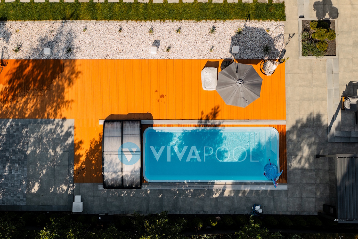 VIVAPOOL Polyester-Schwimmbad - Radomsko, Polen, Überdachung und Außenschwimmbad