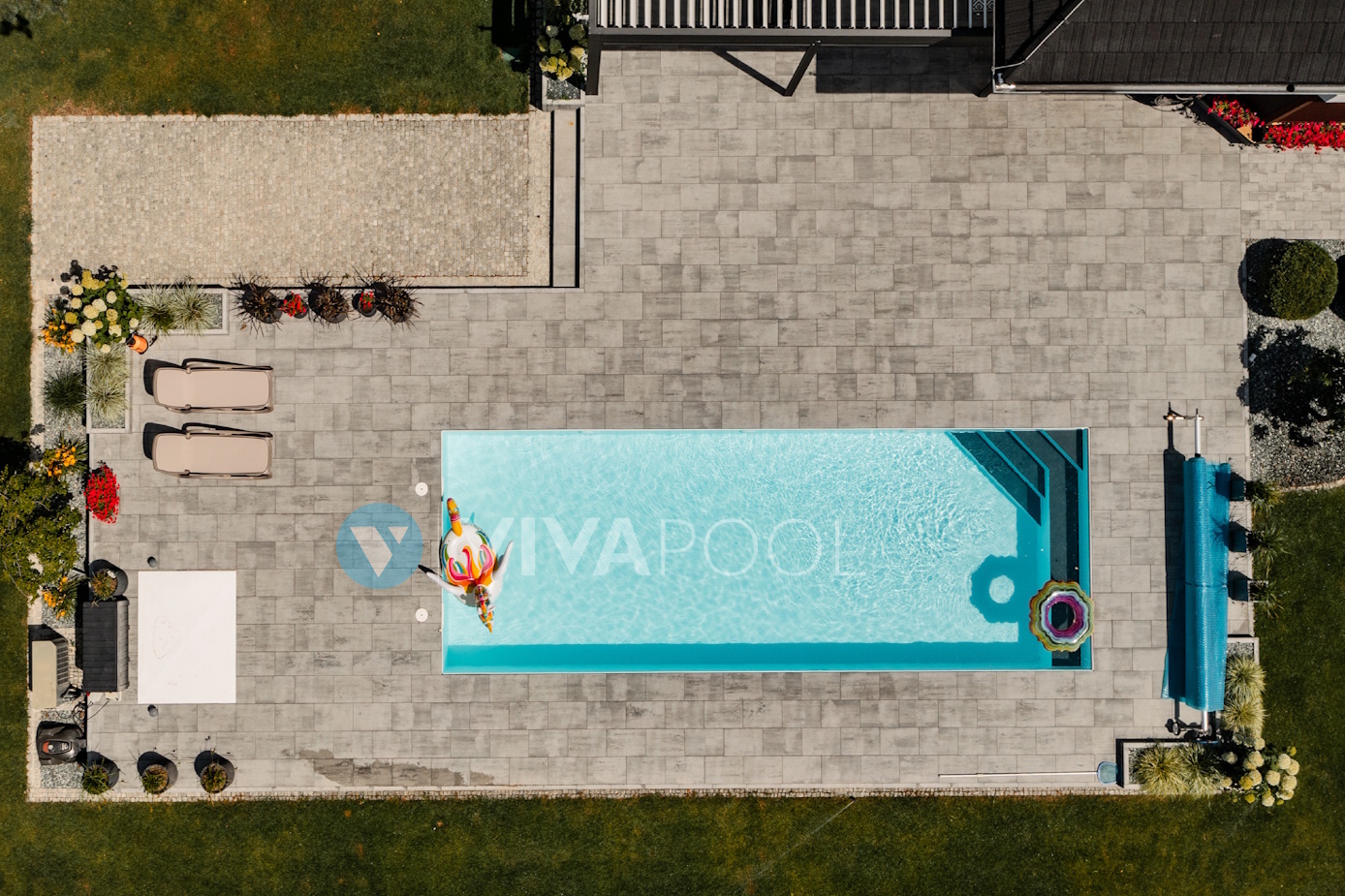 Modernes Polyesterbecken VIVAPOOL - Radomsko, Polen, Überdachung