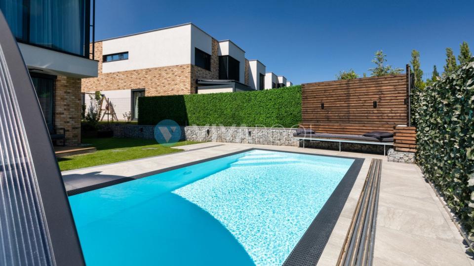 vivapool-polen-pp-uberlauf-patiopool