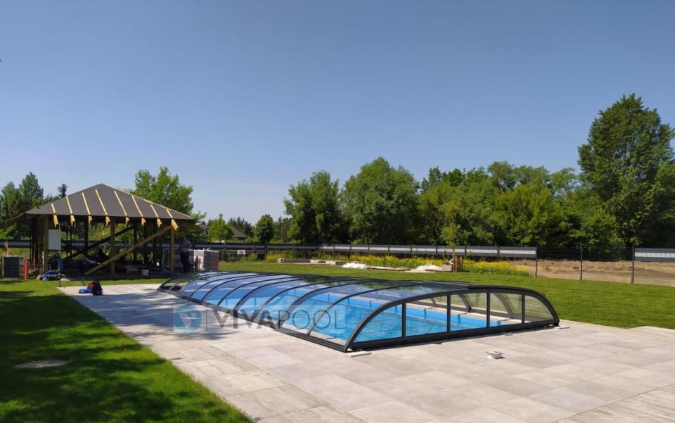 vivapool-polen-langlebiger-gartenschirm