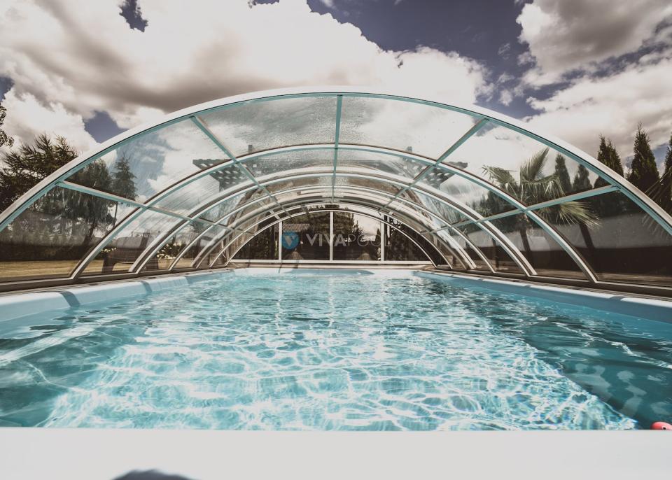 vivapool-polen-leichtes-oasen-dach