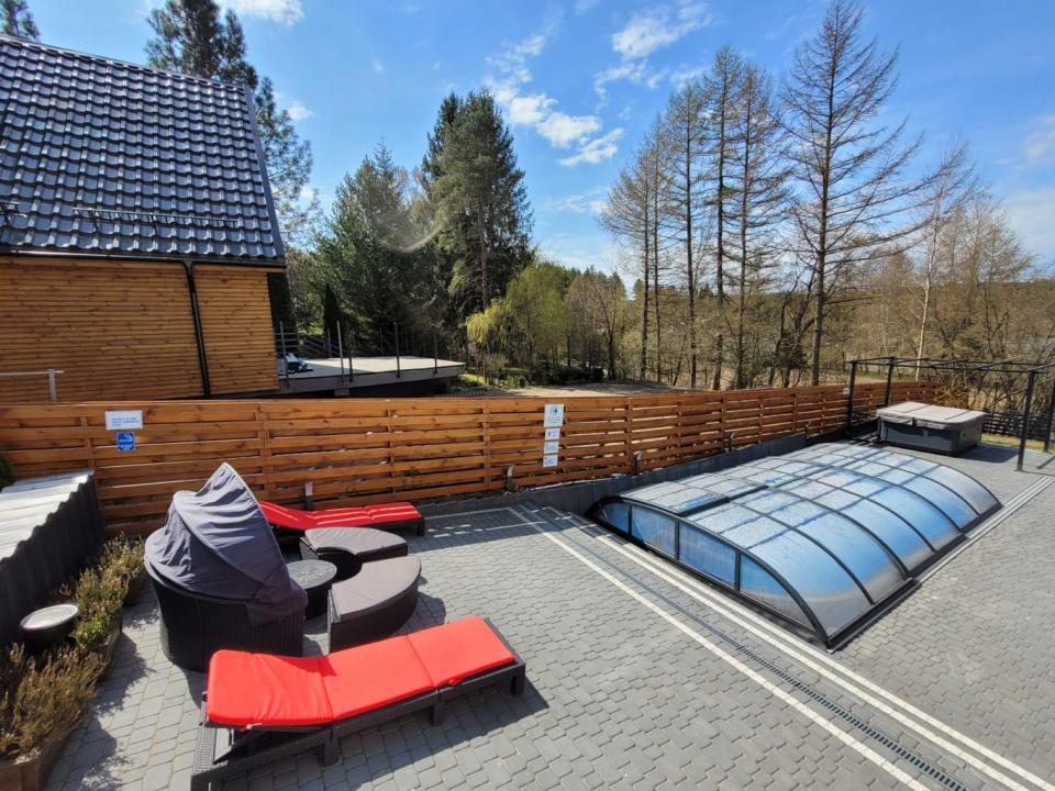 vivapool-polen-moderne-hauskuppel