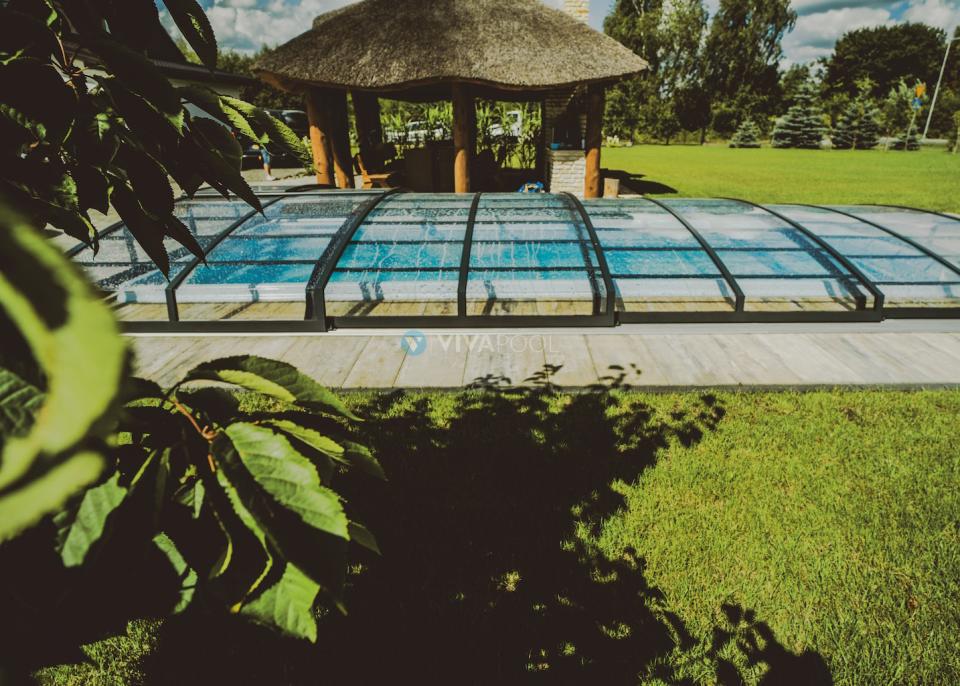 vivapool-polen-polycarbonat-gartenparadies