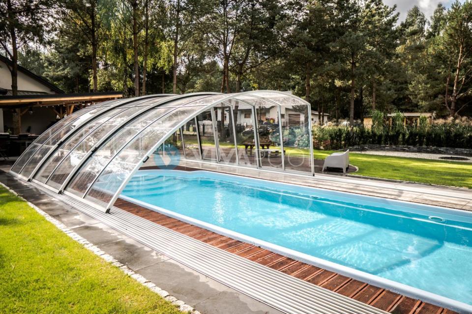 vivapool-polen-hohe-gartenkuppel