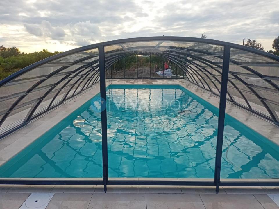 vivapool-polen-stilvolle-gartenkuppel