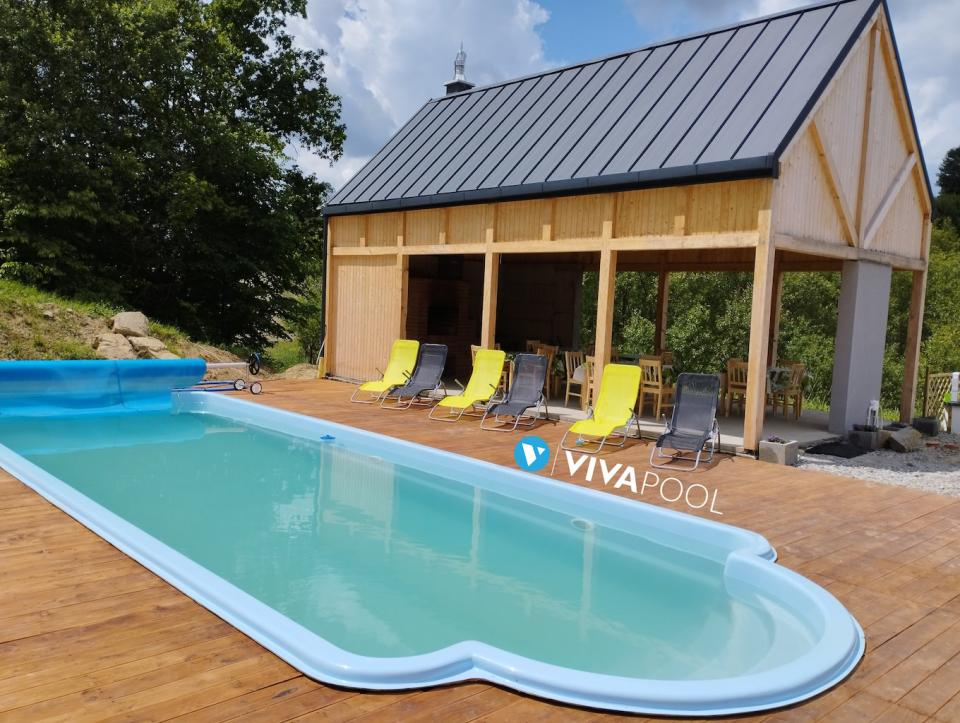 vivapool-polen-geraumiger-entspannungsgarten