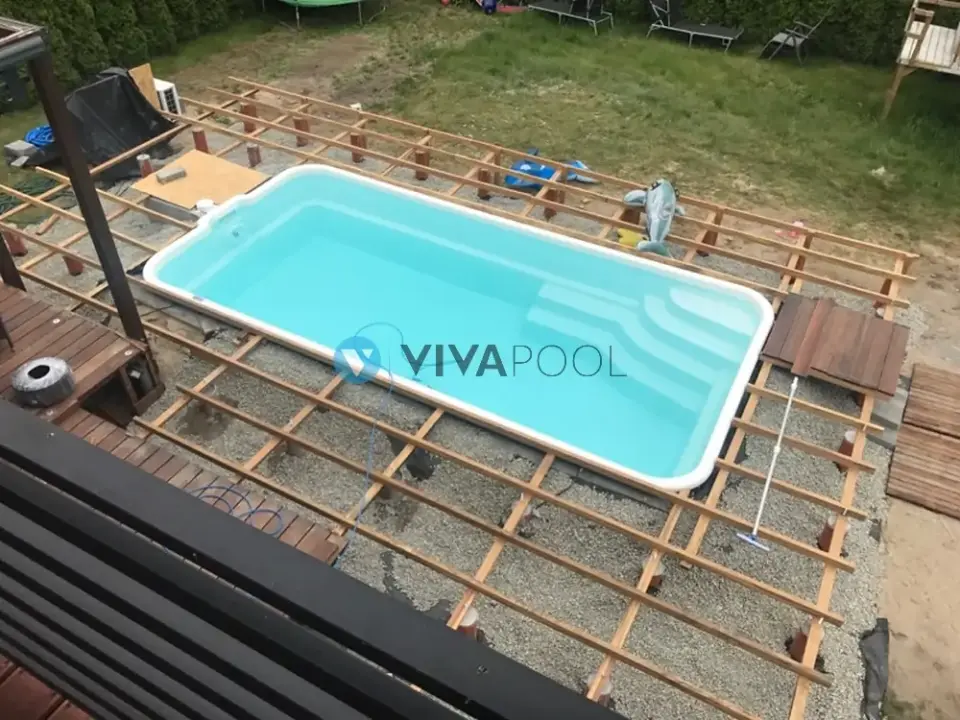 vivapool-polen-poolmontage-entspannung-techniker