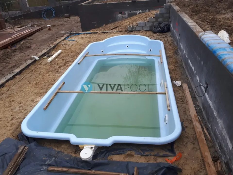 vivapool-polen-poolmontage-haus-prazisionsarbeit